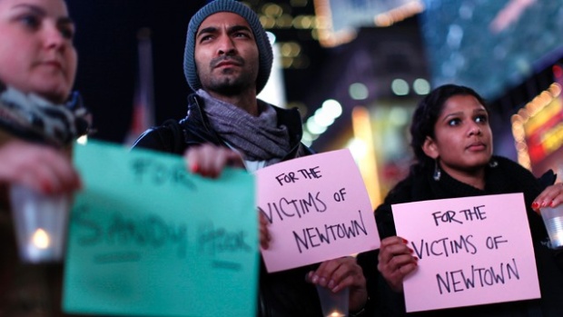 Sandy-Hook-Connecticut-shooting-vigil-3-jpg